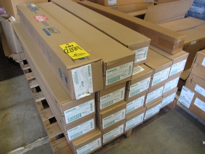 LOT (526) LAMPS, FLUORESCENT TYPE, 32 WATT, 48" LENGTH, MED, BIPIN BASE, 4100K COLOR. 32WT8-4100K-CRI77 (W-44) LOADING & HANDLING FEE $15-